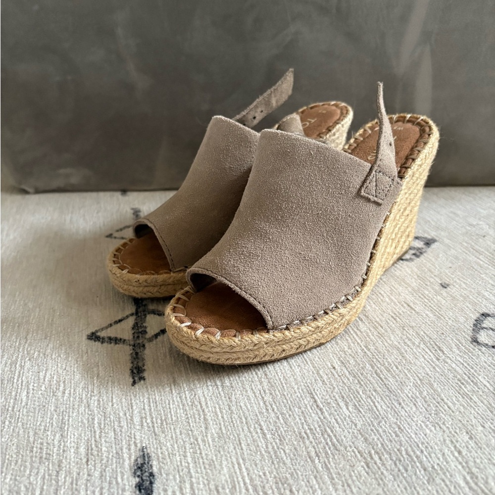 Toms-Women's Tan Wedge Sandals